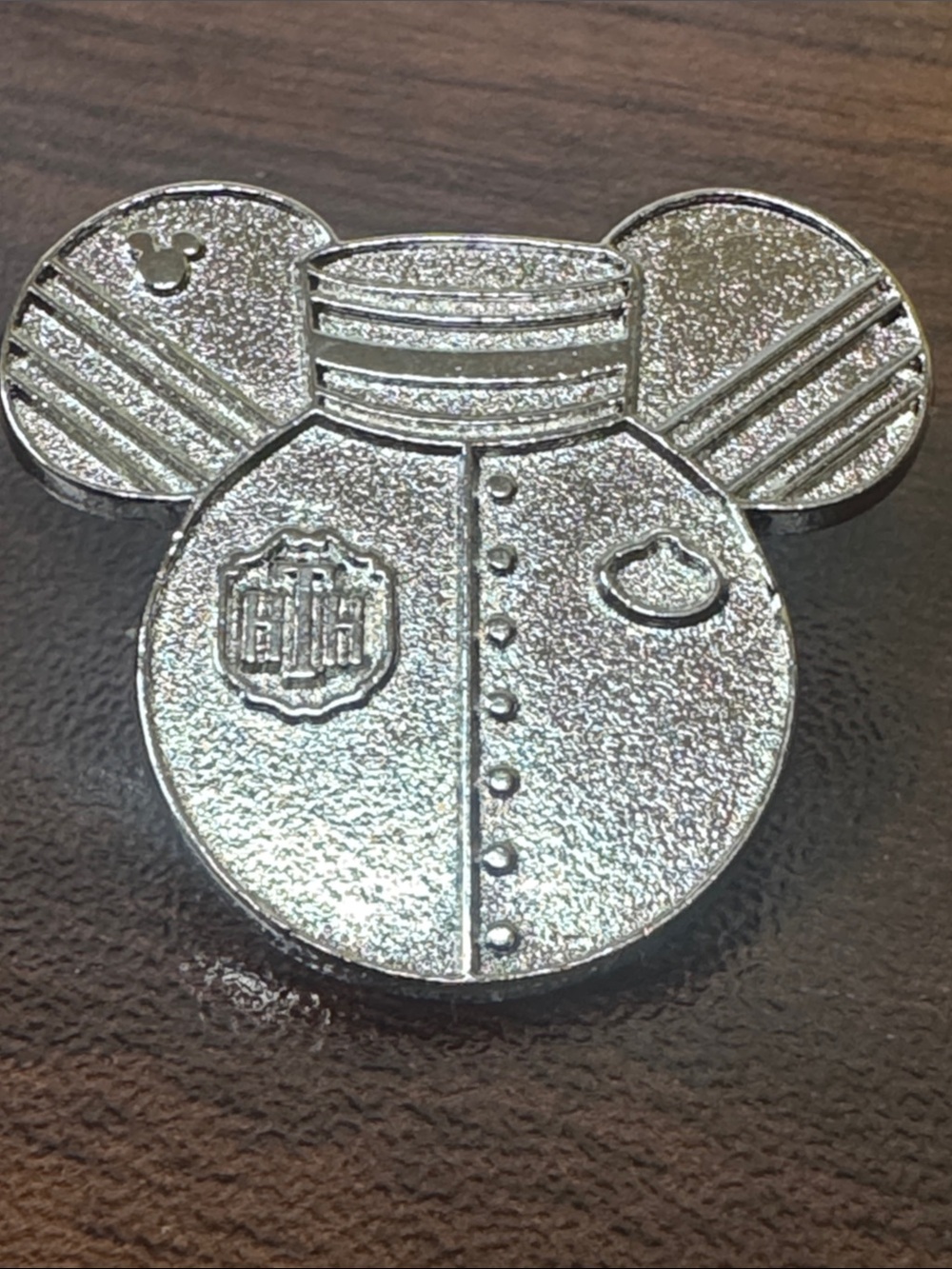 5/$25 Disney Tower of Terror Cast Costume Chaser Pin